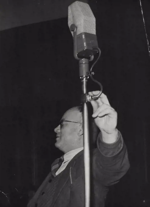 Wireless Microphone at ***** house Canberra. July 12, 1946.