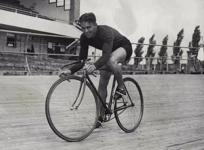 E.L. "Dune" Gray.... Olympic champion. January 01, 1932. (Photo by Orbis Photo).