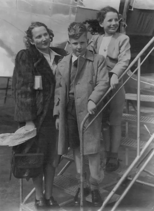 Hepzibah Menuhin with her son Kronord (8) and 12-year-old Dany Sachs. September 01, 1948.