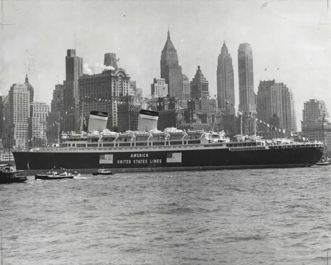 The "America", crack U.S. Liner. September 11, 1940. (Photo by Associated Press Photo).
