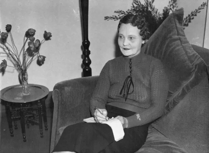 Mrs. Percival wife of Capt. Percival (of Percival ***** fame). September 27, 1937.