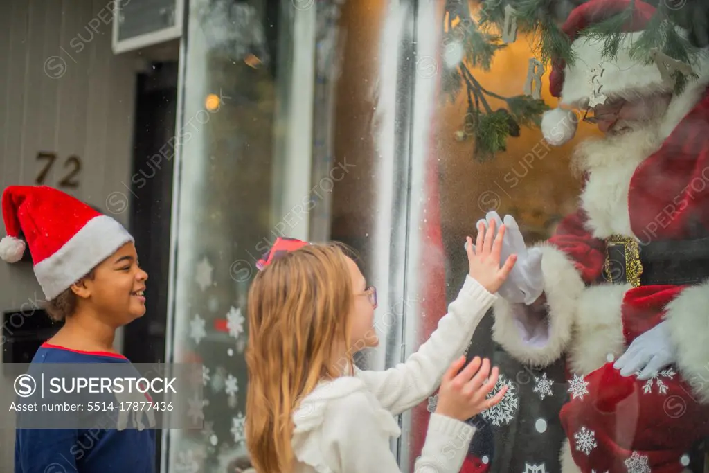 Tween girls connect with santa