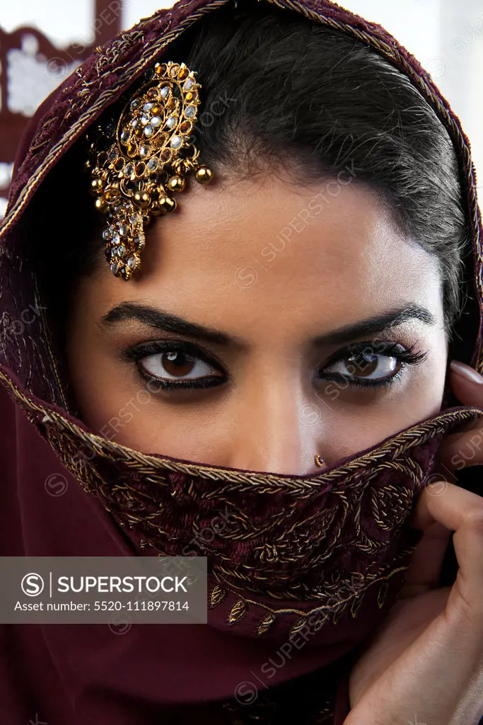 Close-up of a Muslim womans eyes