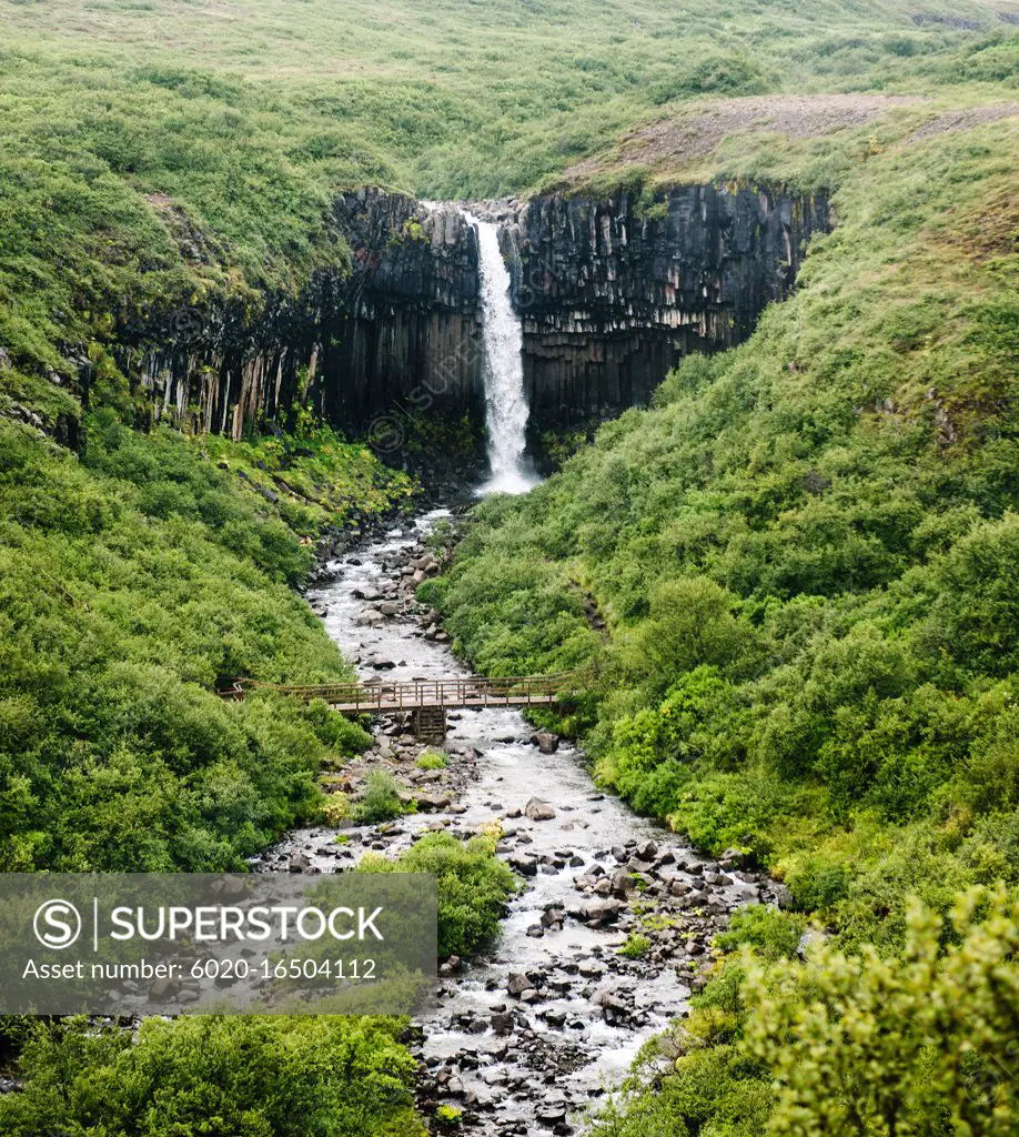 Svartifoss Waterfall in Skaftafell national park, Vatnajökull, Southeast Iceland, Scandinavia, Europe