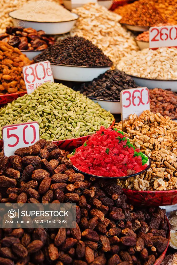 bulk ingredients for sale at the spice market in Delhi, India