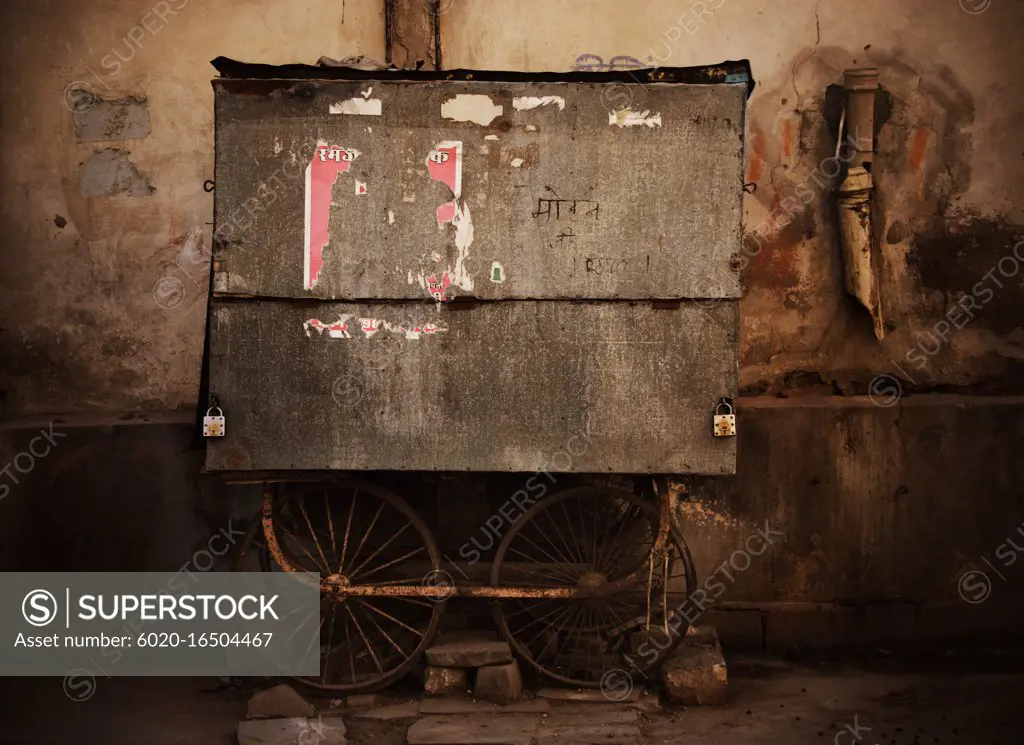 Old rusty cart on the streets of Jaipur, India