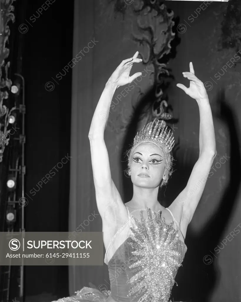 Anefo photo collection. Grand Ballet du Marquis de Cuevas. The Dutch Ballerina Marianne Sarstädt. June 5, 1962. Amsterdam