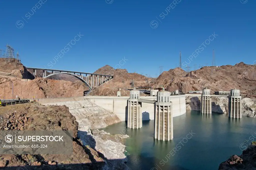 USA, Hoover Dam and lake Mead with US 93 bypass in background, officially named Mike O'Callaghan _ Pat Tilman Memorial Bridge