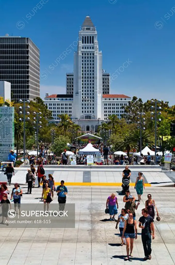 USA, California, Los Angeles, People crossing North Grand Avenue near Los Angeles City Hall