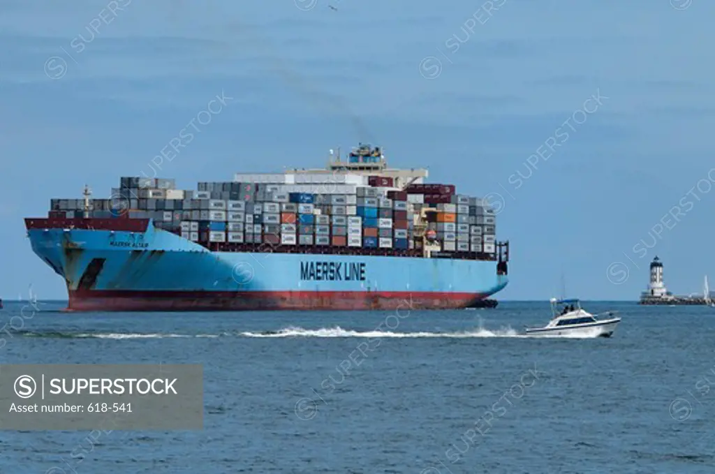 USA, California, San Pedro, Container ship