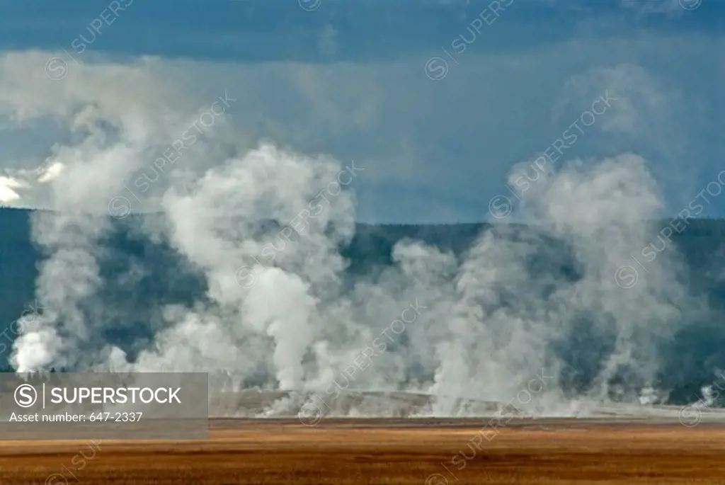 USA, Wyoming, Yellowstone National Park, Geyser Steam