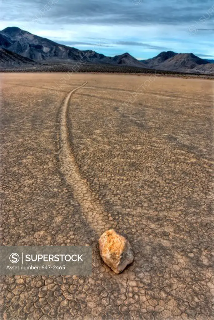 the racetrack-valley of the moving rocks-death valley national park-california