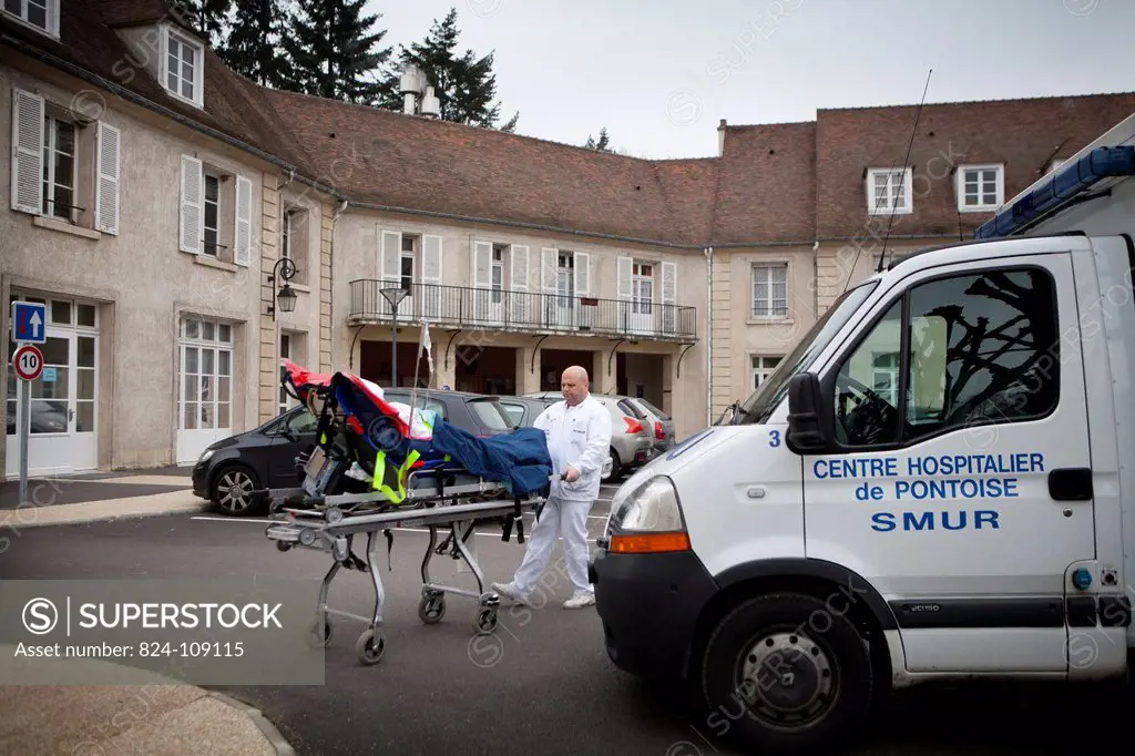 Photo essay with an Emergency Medical Service team of Pontoise hospital France. Intervention for a man in respiratory distress syndrome. The man is tr...