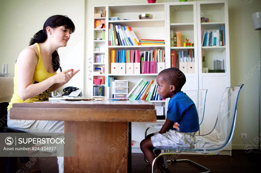 A feature shot at a speech therapist´s office in Noisy_le_Grand 93. Godwin, aged 3 years and 8 months, is given an assessment test. He is retarded in ...