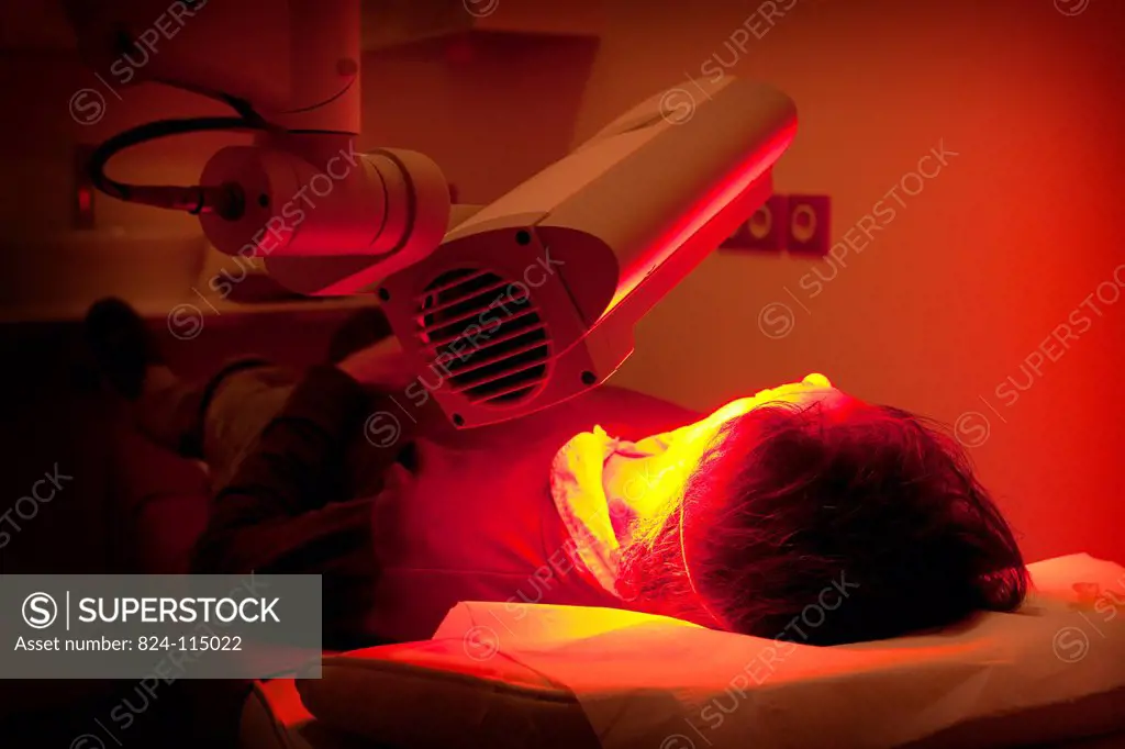Reportage in a centre for esthetic medecine Paris. Preparing skin for the sun using cool light therapy or LED.