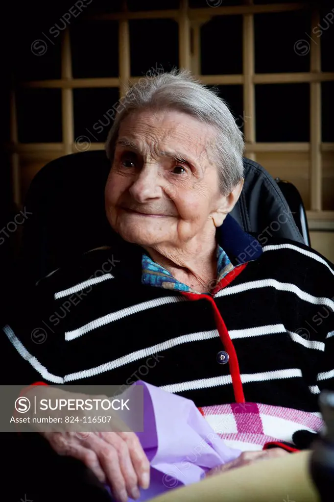 Marguerite is 110 years old, her family is made up of 5 generations and she knows her great, great grand children. She worked until she was 76 and it ...