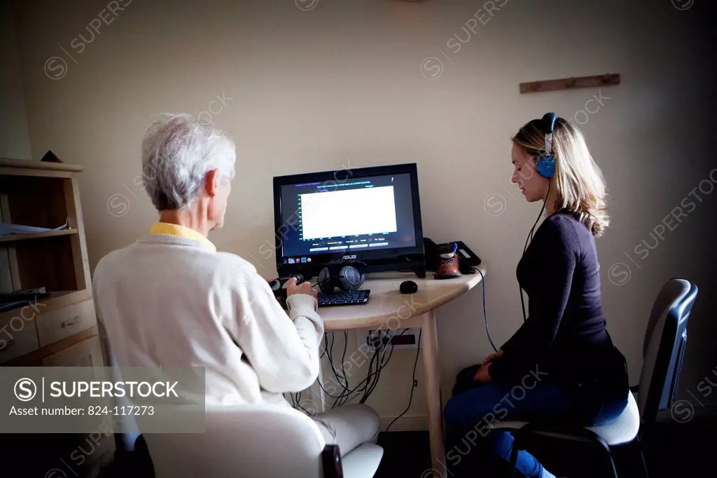Reportage in the Chrysalide wellness centre in France. According to Dr Bourdin, music therapy is a therapeutic and personal development technique. A p...