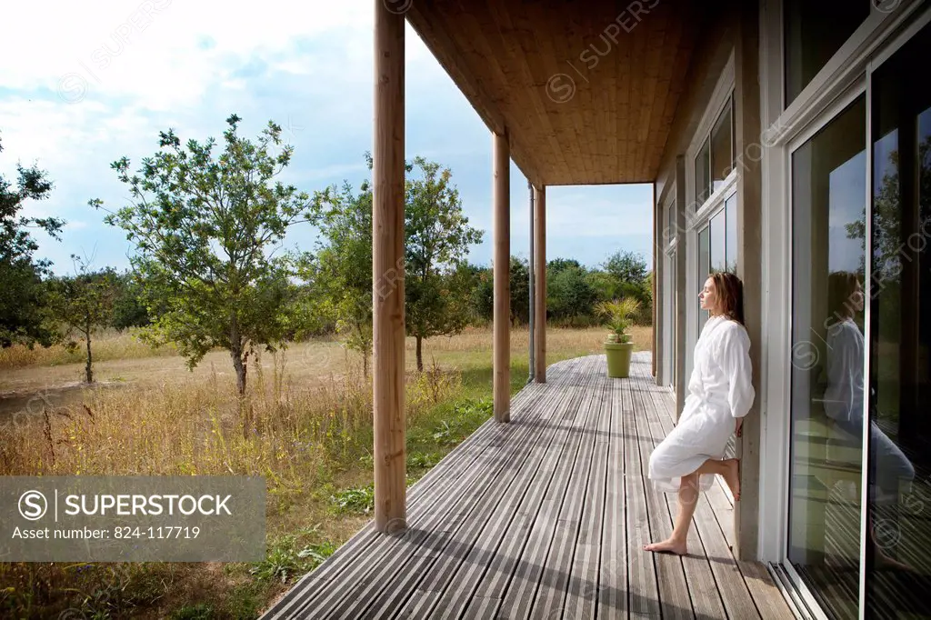 Reportage in the Chrysalide wellness centre in France.