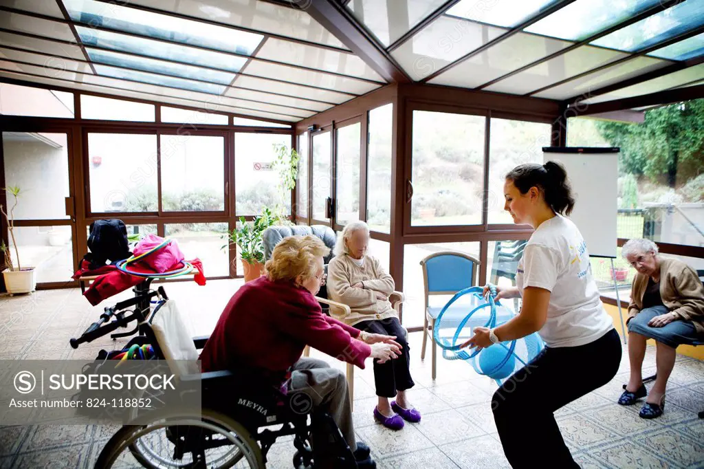 Reportage in Chelles Manor retirement home, France. Gym lessons for residents suffering from Alzheimer´s disease.