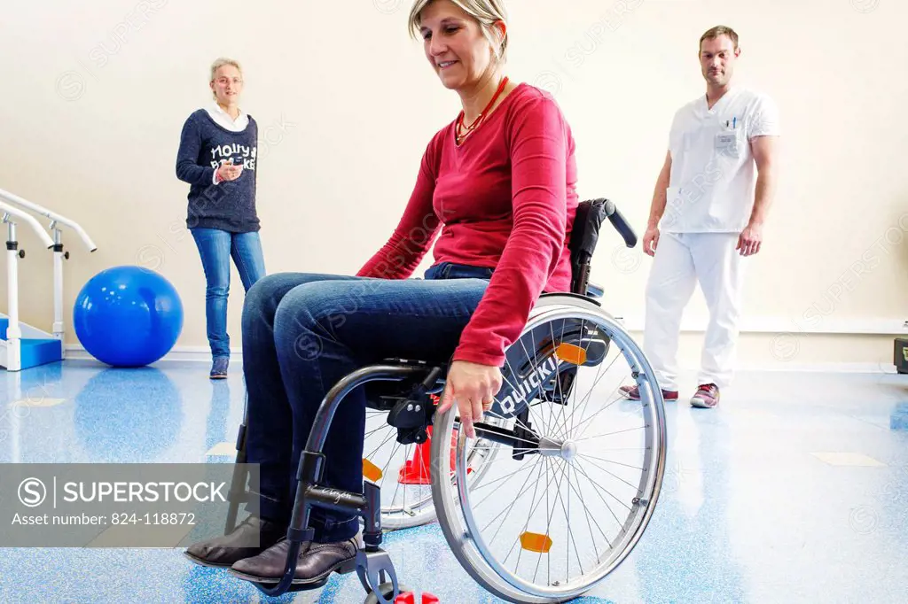 Clinical research in the GHICL. The physical medicine and rehabilitation department in Saint Philibert hospital in Lille, France. Exercises to develop...