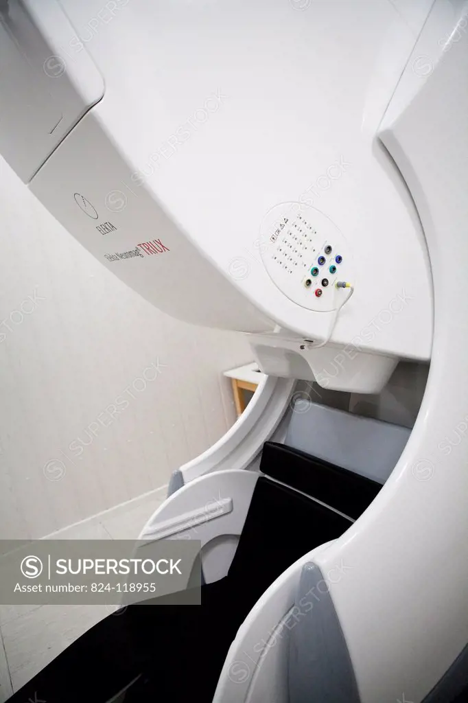 Reportage at the Neuroimaging research centre in Pitié Salpêtrière hospital in Paris, France. Magnetoencephalography MEG platform. MEG detects variati...