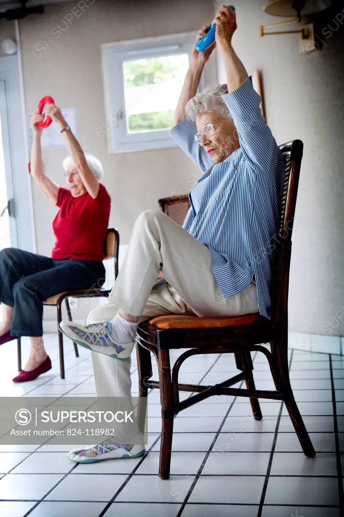 Reportage in a retirement home in Marly_le_Roi in France. Weekly gym lessons for residents.