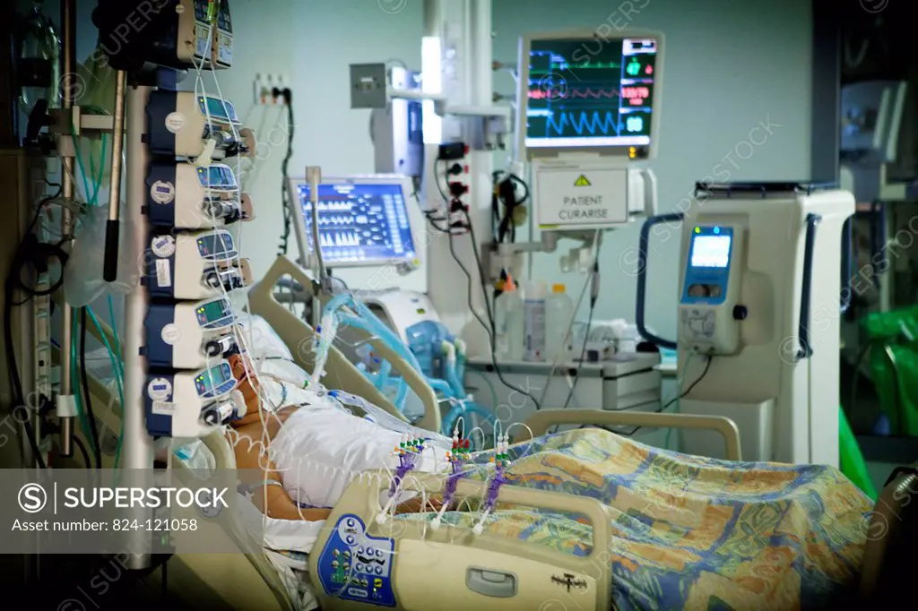 Reportage in Robert Ballanger hospital's Intensive Care Unit in France. A curarised patient.