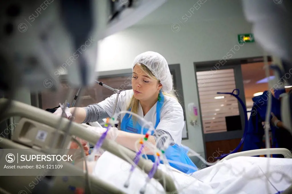 Reportage in Robert Ballanger hospital's Intensive Care Unit in France.
