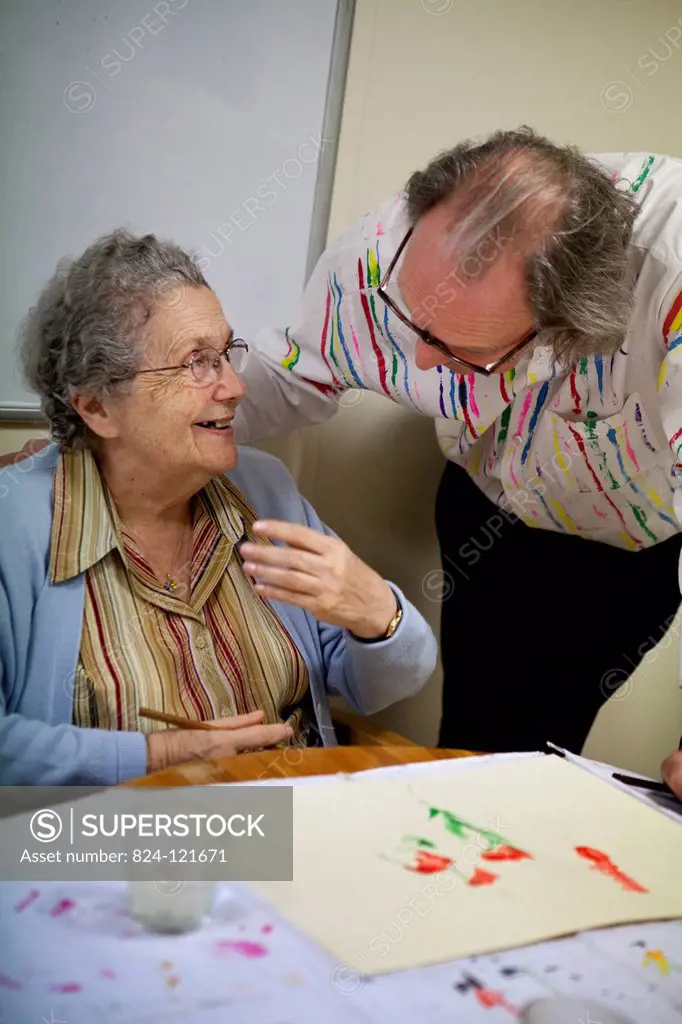 Reportage on art therapy in the Emilie de Rodat retirement home in Rueil Malmaison, France. This retirement home houses people suffering from Alzheime...