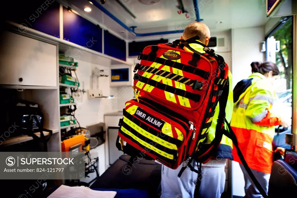 Reportage on Robert Ballanger Hospital's emergency medical team in Aulnay-Sous-Bois, France.
