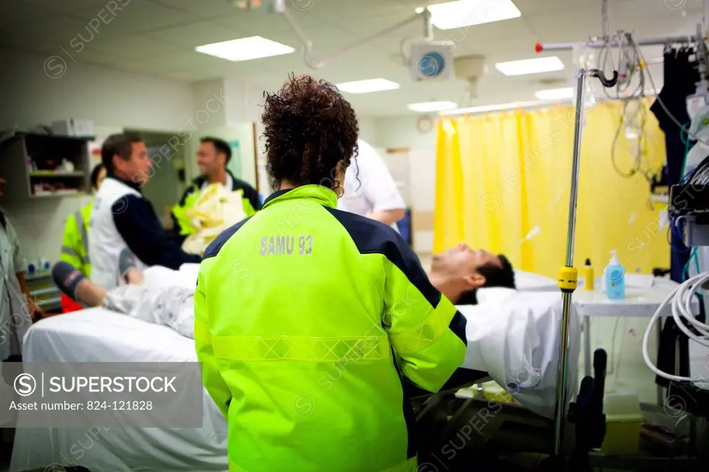 Reportage on Robert Ballanger Hospital's emergency medical team in Aulnay-Sous-Bois, France. The trauma room in A&E.