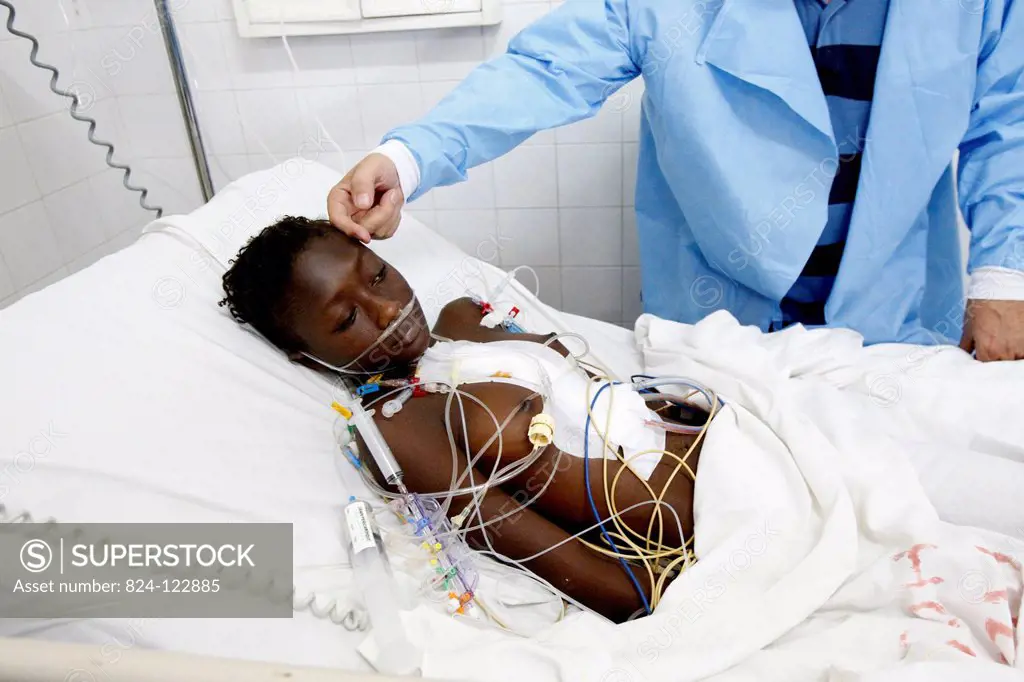 Reportage in Fann hospital, Dakar, Senegal. Intensive care.
