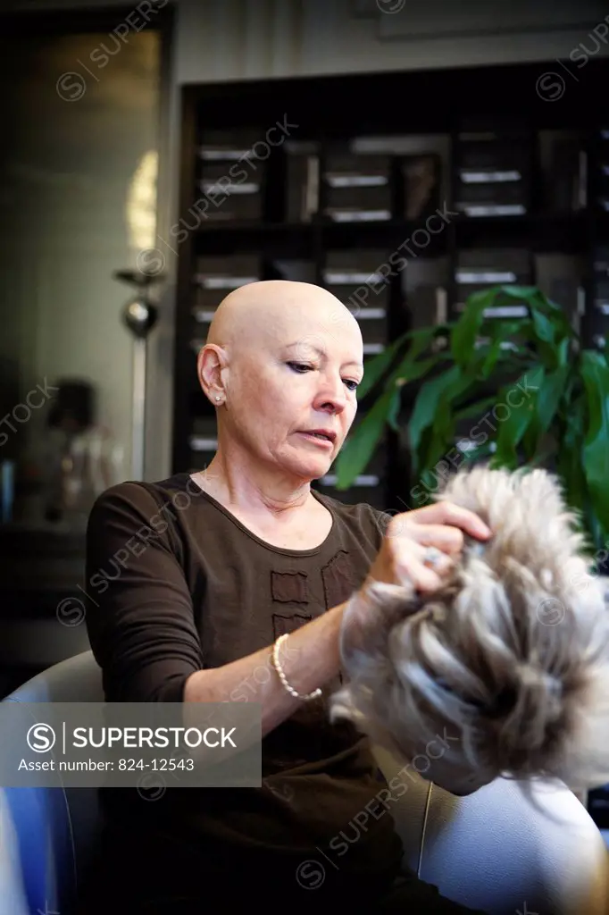 The Turbans Gallery : Maryline psychologist and wigmaker. Maryline, psychologist and wigmaker in Paris receives cancer patients following a chemothera...