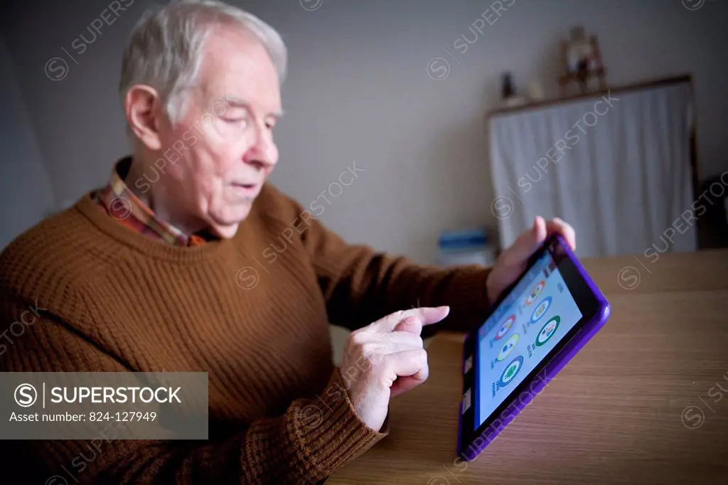 Reportage on the use of new technologies by senior citizens. Software developed for elderly people allows them to use online services easily and intui...