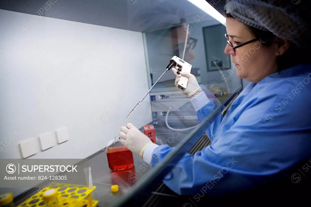 Reportage in a laboratory which develops therapeutic vaccinations to treat small-cell lung cancer, using optimised cryptic peptide technology. These v...