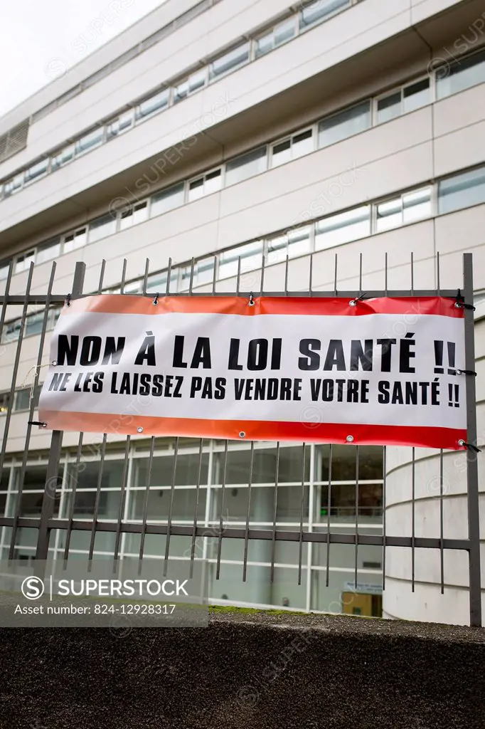 Banner in front of Tenon Hospital in Paris.