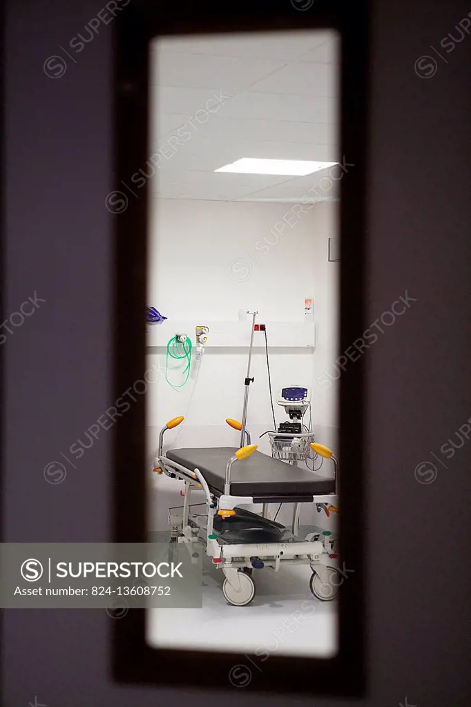 Reportage in the pediatric emergency unit in a hospital in Haute-Savoie, France. Shock treatment room.