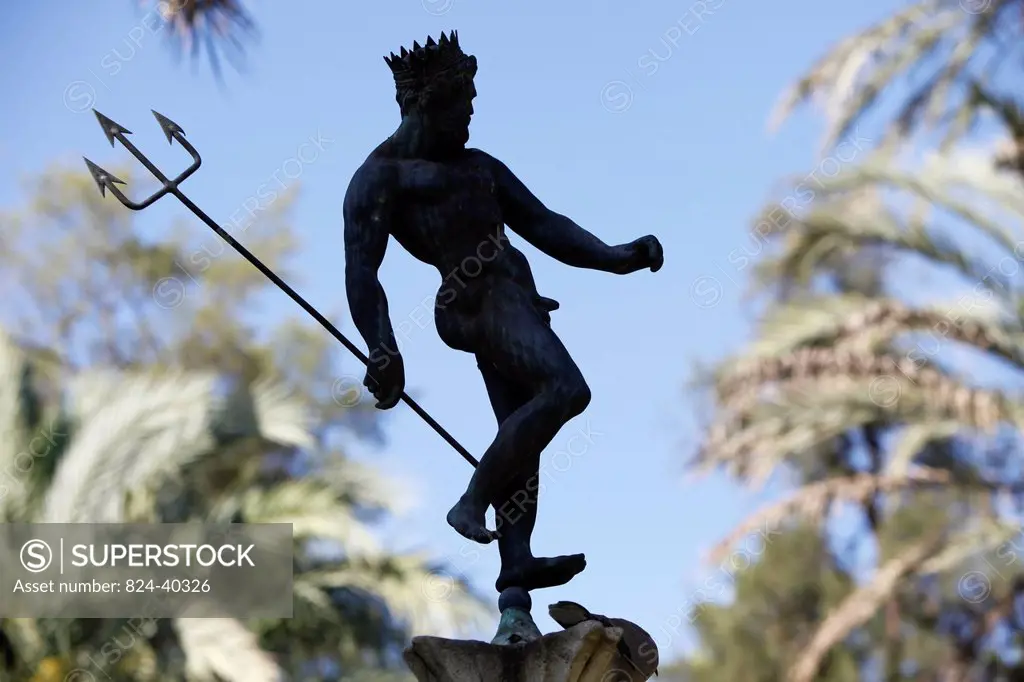 Real Alcazar de Sevilla _ Neptune fountain statue