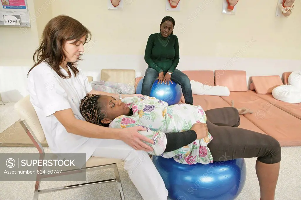 Photo essay at the maternity of Rouen hospital in France. Antenatal class.