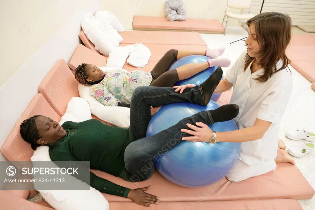 Photo essay at the maternity of Rouen hospital in France. Antenatal class.