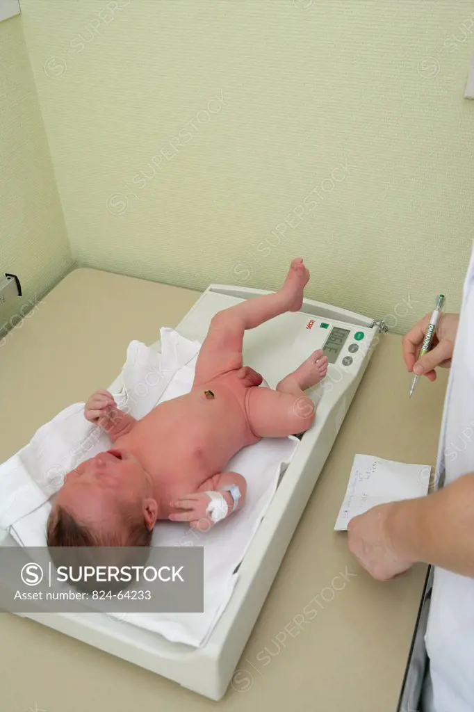 Photo essay at the maternity of Rouen hospital, France. Nursery.