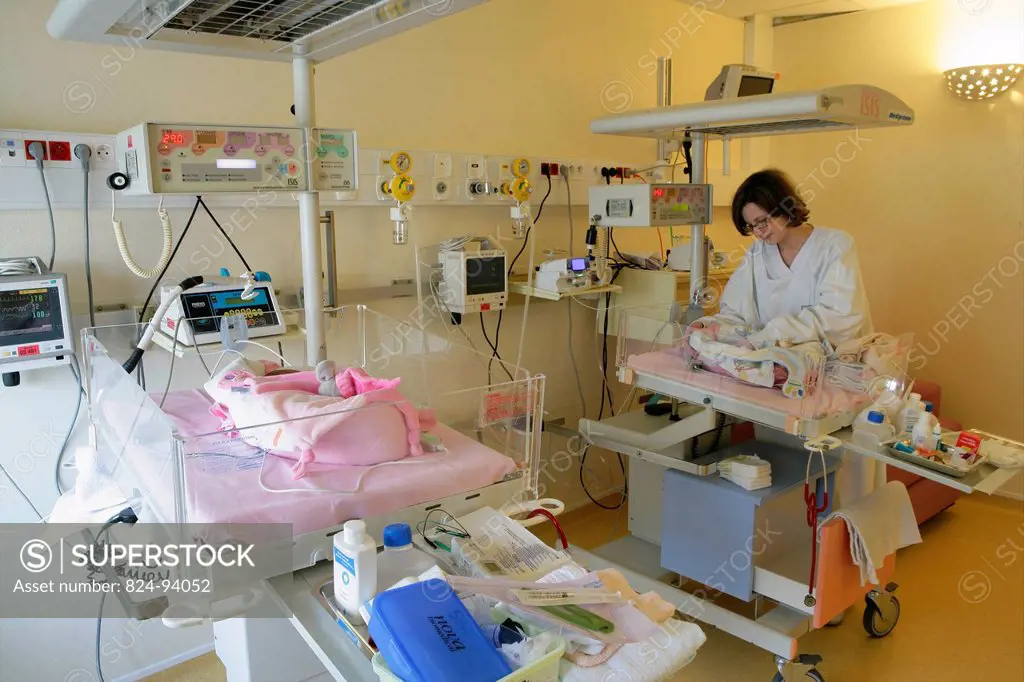 Photo essay at Rouen hospital in France. Department of Neonatology.