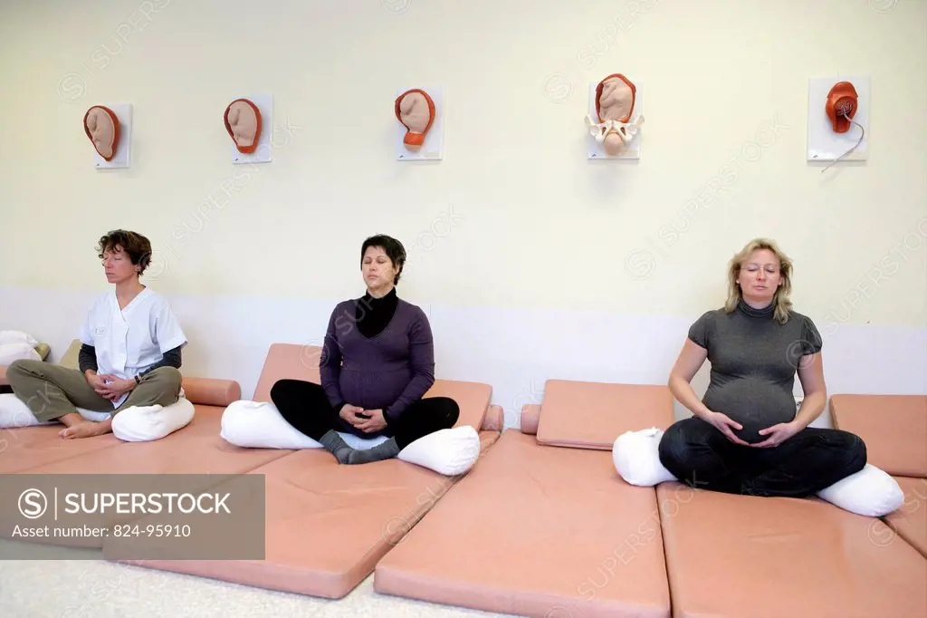 Photo essay at the maternity of Rouen hospital, France. Ante_natal yoga class.