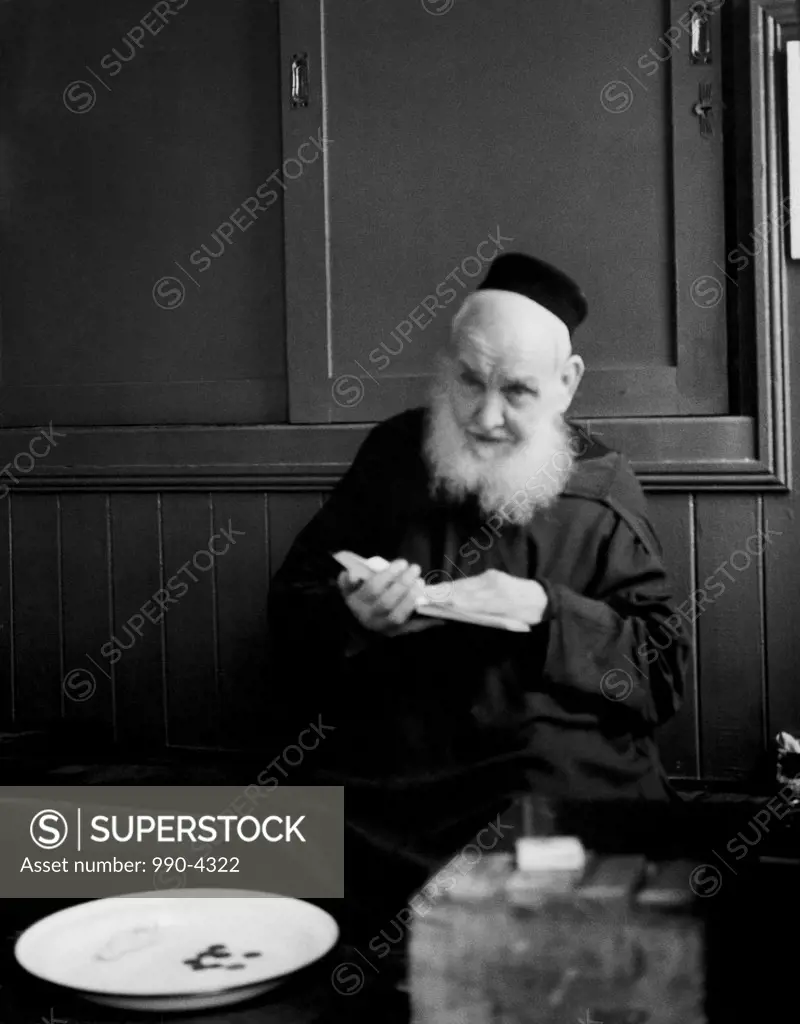 Rabbi reading the Talmud