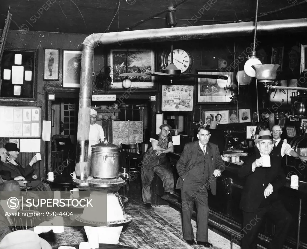 USA, New York State, New York City, McSorley's Old Ale House, circa 1930